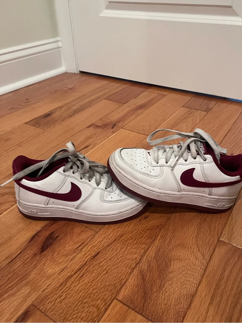 Nike youth low